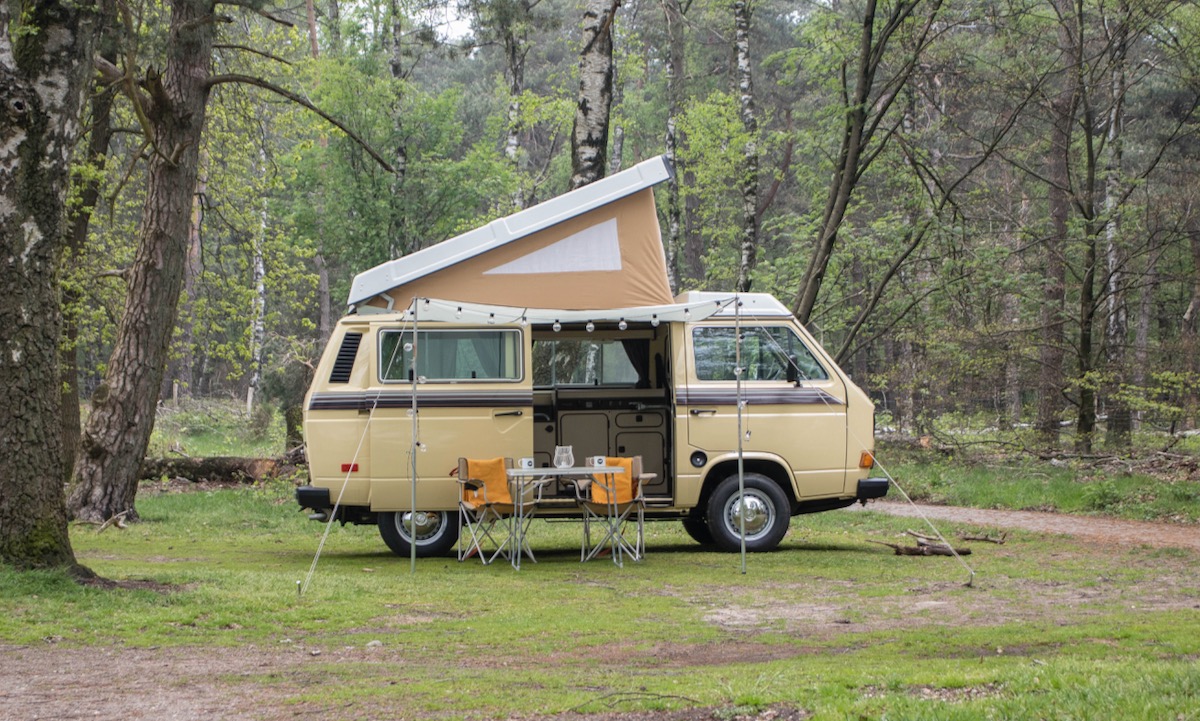 Volkswagen T3 camper automaat te huur in Nederland om te kamperen