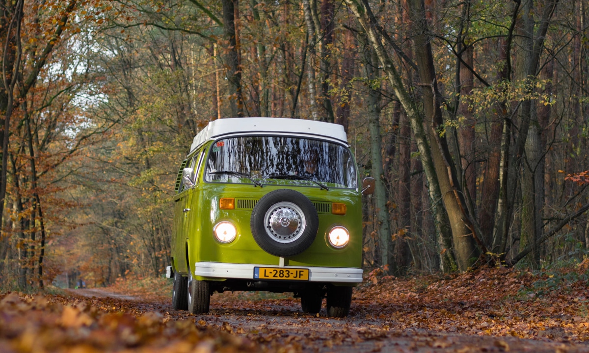 Bijzondere Busjes Volkswagen T2 Oscar in het bos