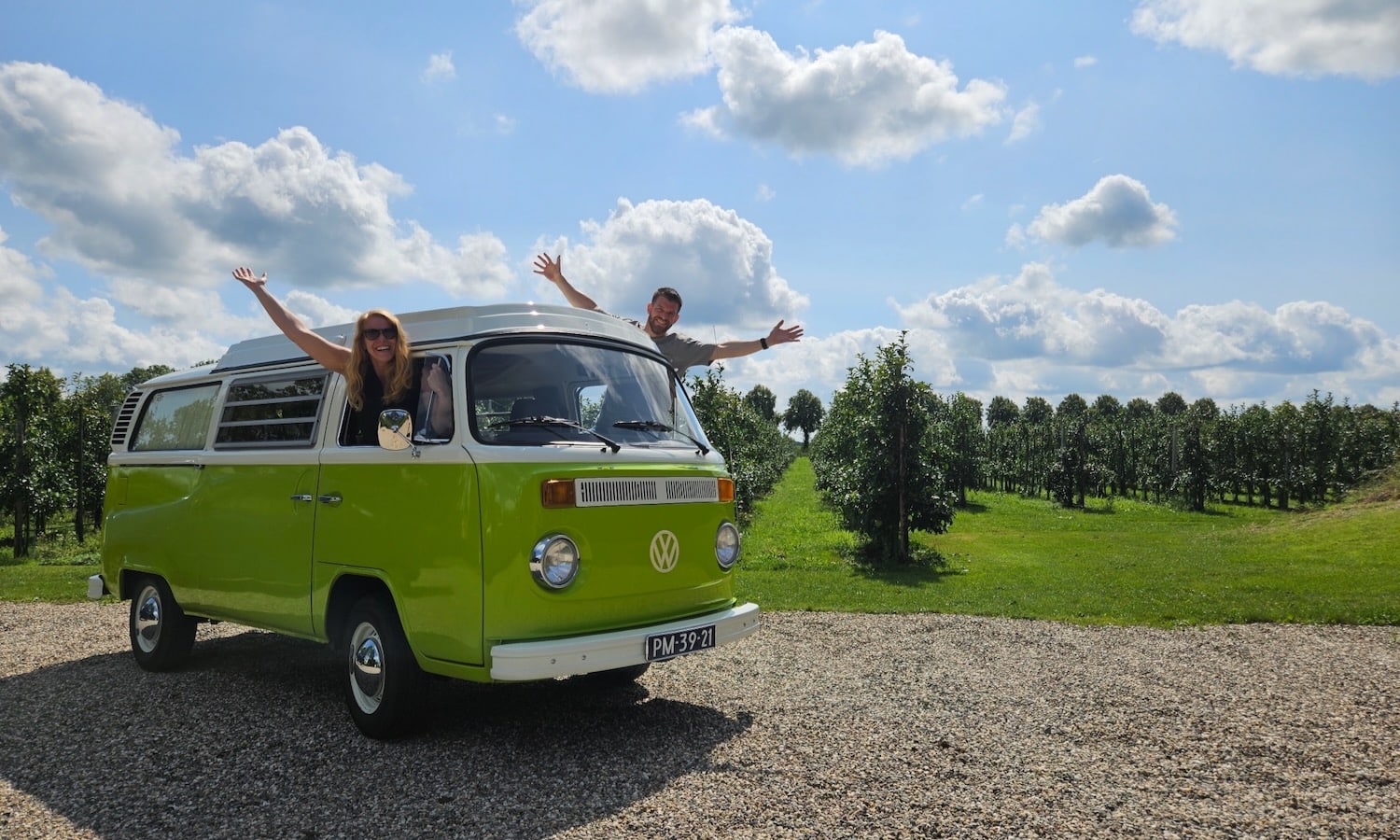 Volkswagen T2 busje huren voor een gezellig kampeeruitje