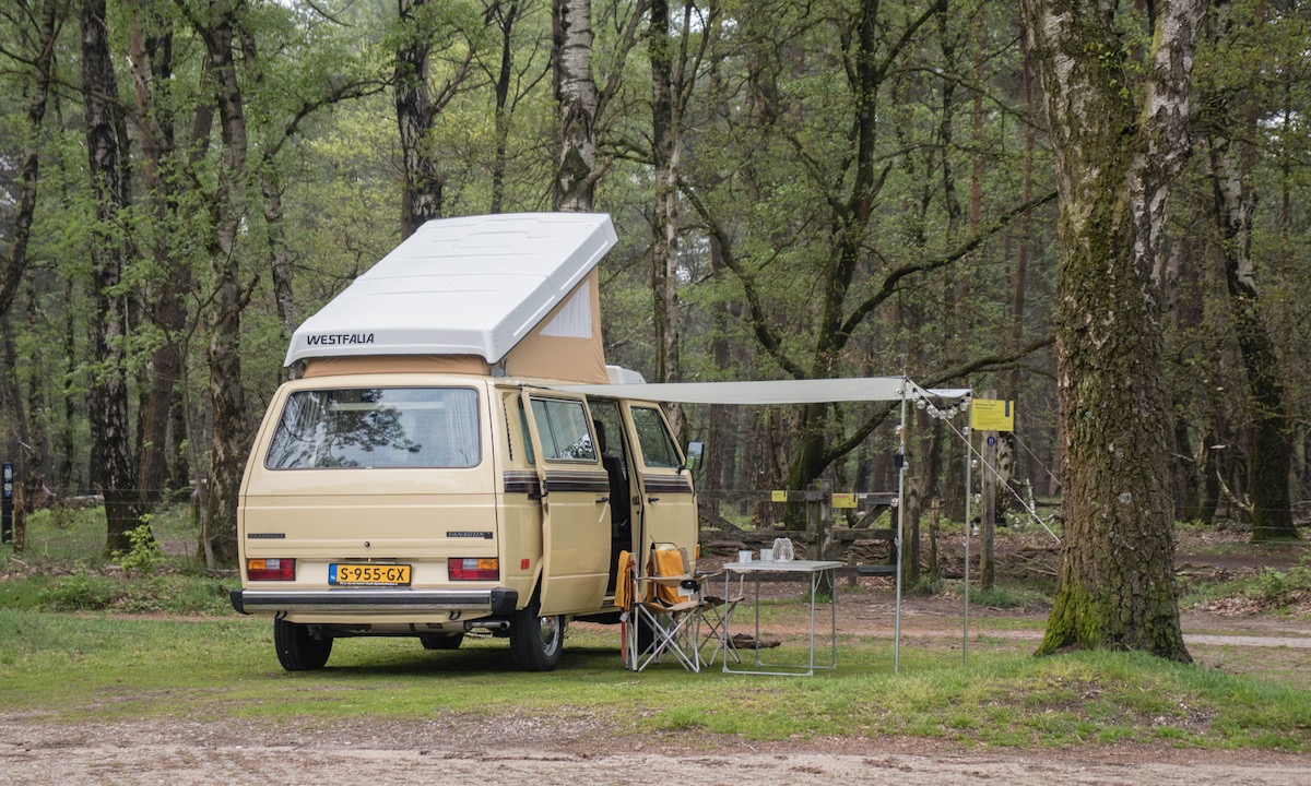 Volkswagen T3 camper automaat te huur in Nederland
